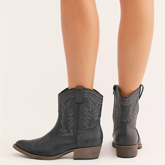 Coconuts by Matisse PLATINO METALLIC Women's Vegan Ranch Ankle Boot US 10 - Picture 3 of 8